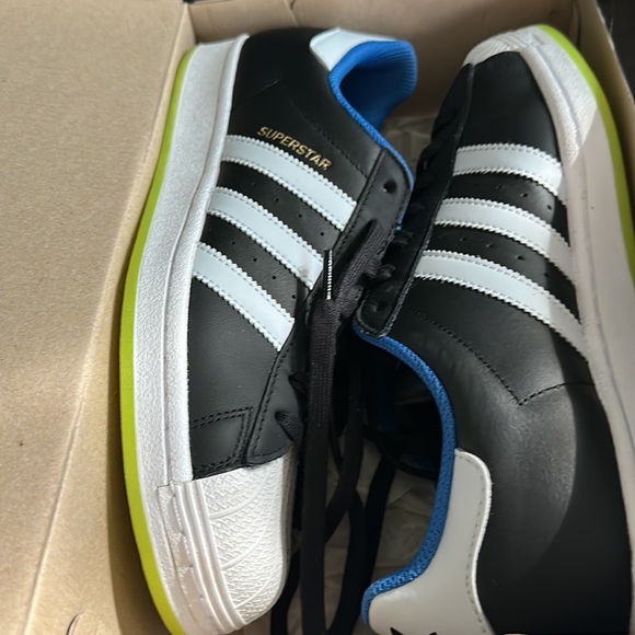 COPY - Limited Superstar size 8.5 M Adidas - Picture 10 of 11